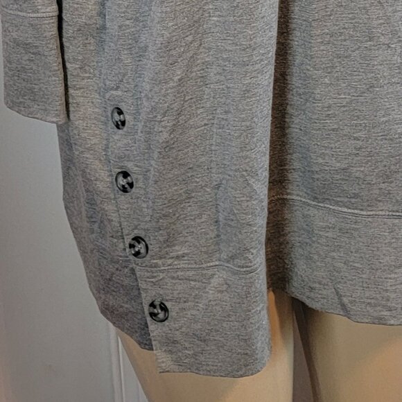 C Active Heathered Gray Knit 3/4 Sleeve Hoodie w/ Button Detail at Hem/Hip - Picture 6 of 11